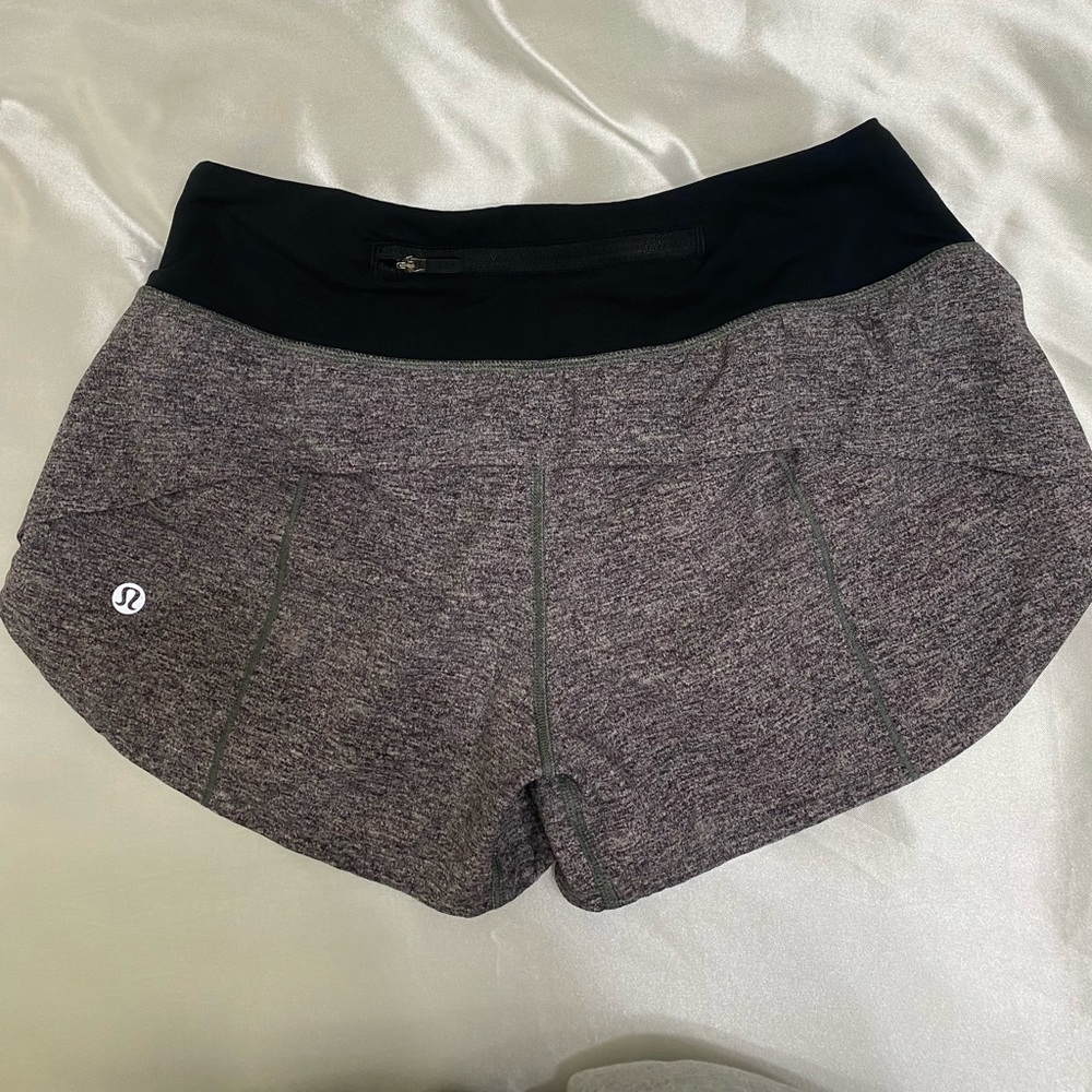 LULULEMON hottie hot shorts, grey and black, speed up